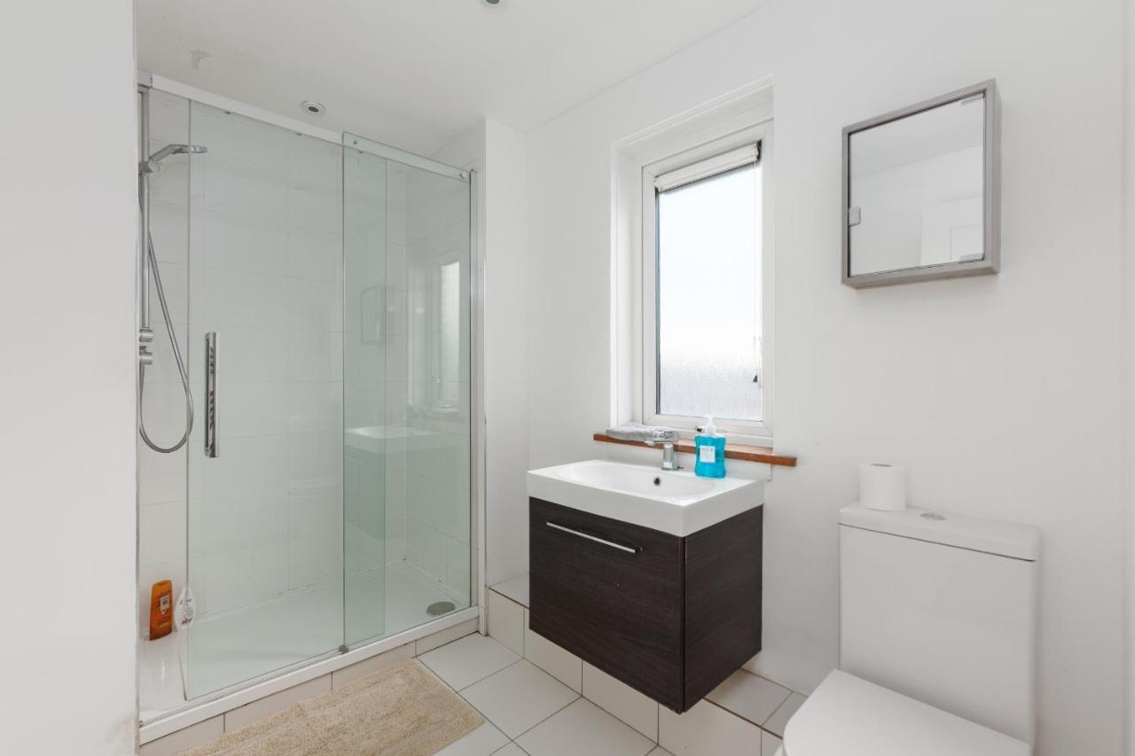 White City Apartment London Eksteriør bilde